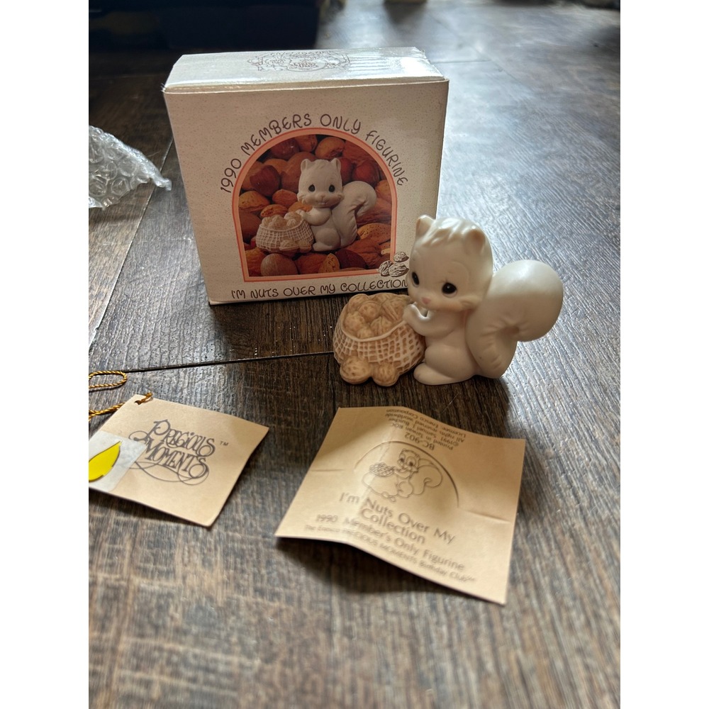 Precious Moments 1990 Members Only Figurine Im Nuts Over My Collection BC-902